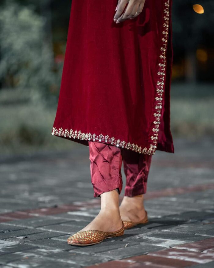 velvet 2 piece - Image 3